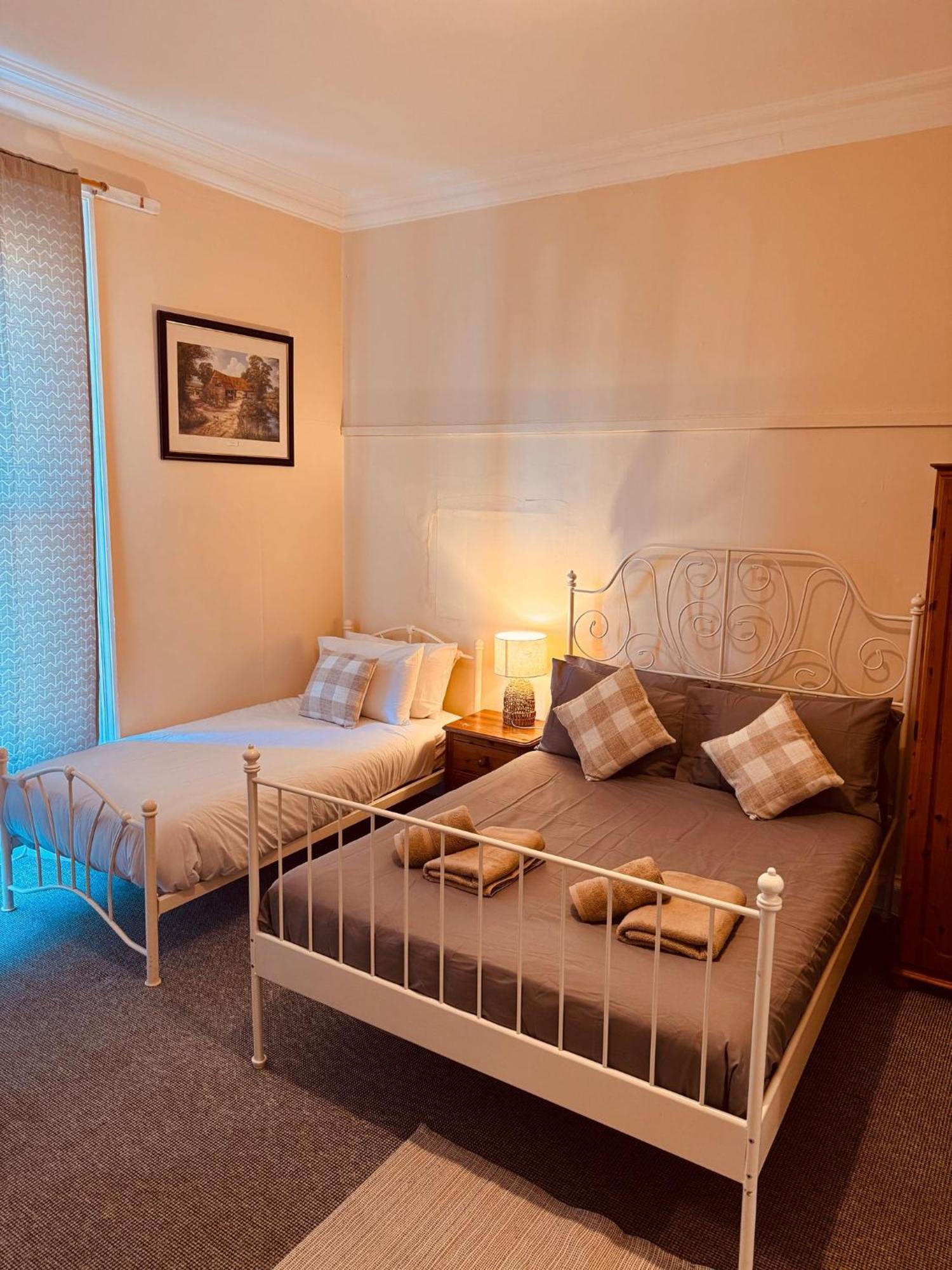 Edinburgh Travel Guest House Exterior photo